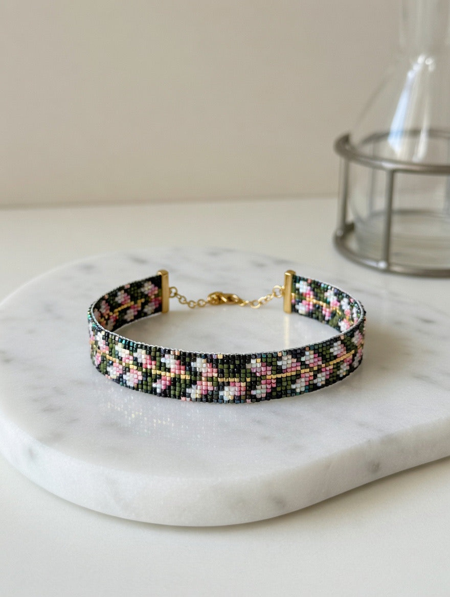 Braccialetto "Via fiori scuri"